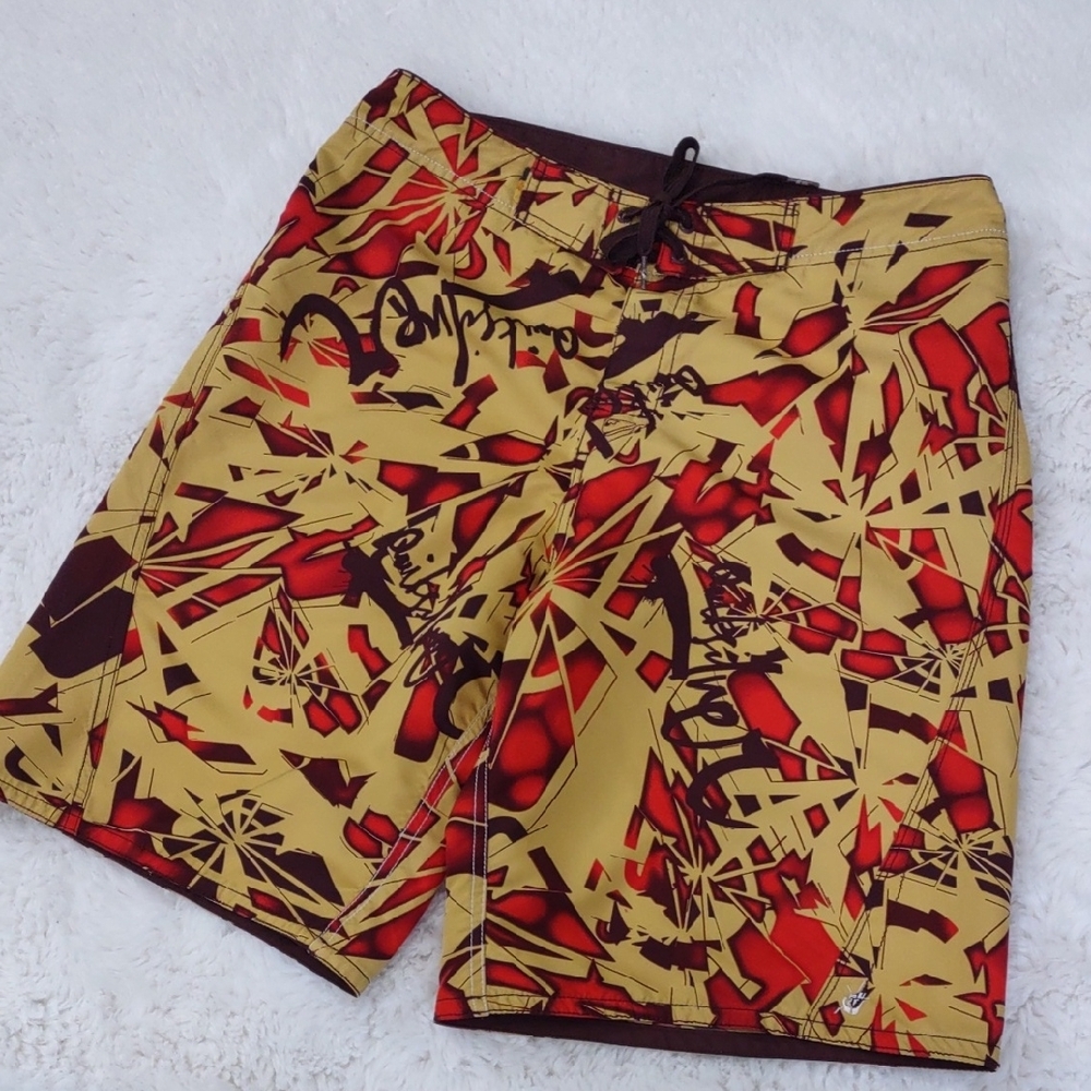 QUIKSILVER Stylish Yellow and Red Men's Swim Shorts - Picture 16 of 17